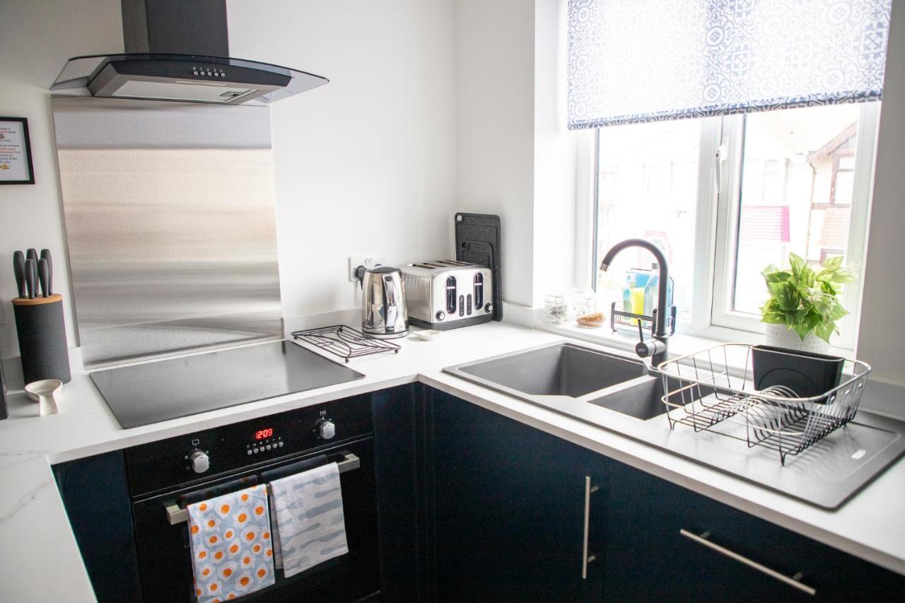 Wave Stays - First Floor Apartment Cleveleys Esterno foto